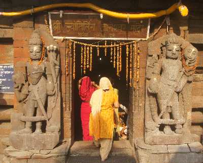 Entry to Jageshwar Mandir Hindu Temple, near Almora (Uttarakhand, North India)