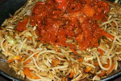 Indian Chinese Food: Chow Mein (fried noodles) with tandoori-flavoured meat