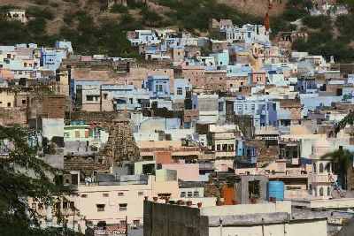 View onto Old City with brahmin-blue houses, Bundi, Rajasthan (India)