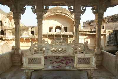 Diwan-e-Aam (public audience hall) in City palace of Bundi, Rajasthan (India)