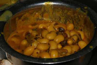 Indian Food: Gujarati Bean Curry