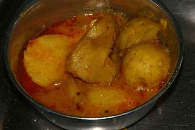 Indian Food: Gujarati Potato Curry