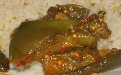 Sri Lankan Food: Devilled Aubergine (sweet-spicy) 