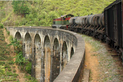 Kandy—Badulla Heritage Mountain Railway: Nine-Arch “Bridge in the Sky” between Ella and Demodara
