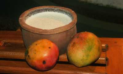 Sri Lankan Food: Curd in a clay vessel