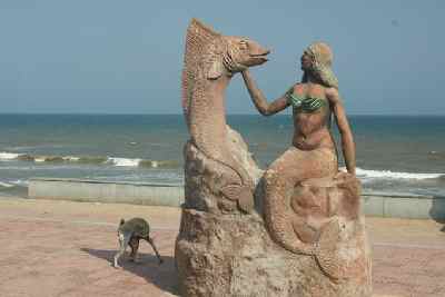 Almost Kopenhagen: Mermaid statue at the beach of Gopalpur-on-Sea, Odhisha (India)