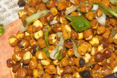 Toasted chickpeas seasoned with Bengaly pungent mustard oil