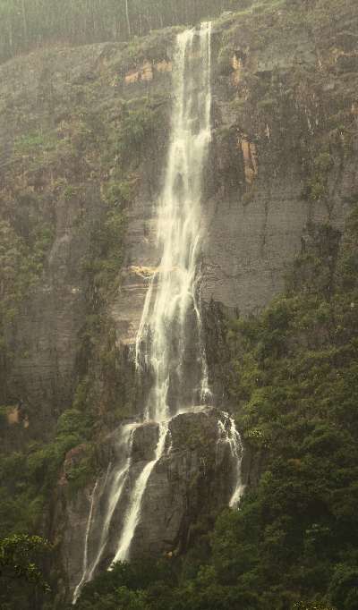 Bambarakande Ella Waterfall, near Haputale (Sri Lanka, Hill Country)