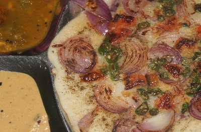 South Indian Food: Onion Uttappam