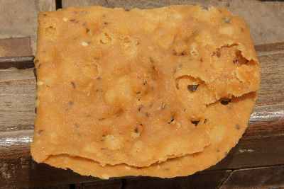 Indian Food: Mathari (fried ajwain crackers)