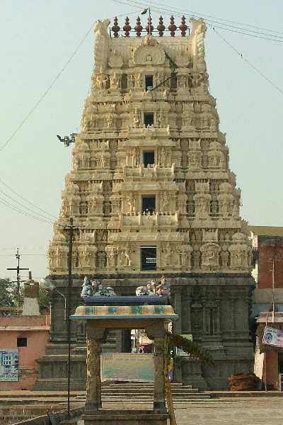Gopuram of Arulmigu Katchabeshwarar Tirukoyil Temple, Kanchipuram (Tamil Nadu)