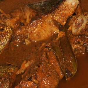 Sri Lankan Food: Fish Curry eaten in Pink House (Guest House in Kandy) 