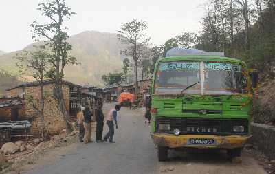 Flat tire change , Karnali Highway (Himalaya, Western Nepal)