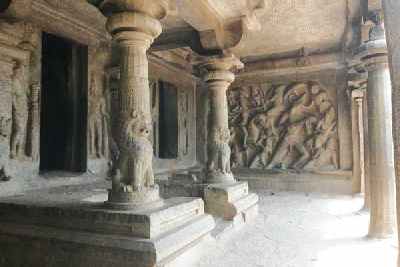 Magishamardini Mandapam cave temple, Mamallapuram, Tamil Nadu (India)