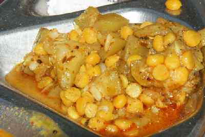 Indian Food: Aloo Chana, potatoes with chickpeas