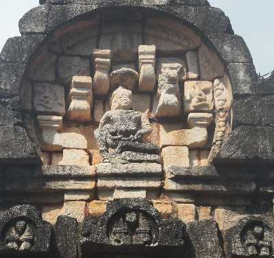 Statue of Hindu God Kubera below the Southern Tympanon in Nalanda Gedige Hindu/Buddhist Temple, between Matale and Dambulla (Cultural Triangle, Sri Lanka)