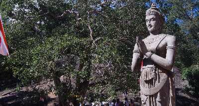 King Devanampiya Tissa statue next to Ambastala Dagoba in Mihintale (Cultural Triangle), Sri Lanka
