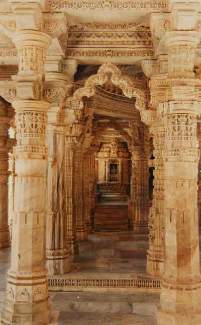 Vimal Vasahi Jain Temple at Dilwara (Delvara) near Mount Abu (Abu Parvat), Rajasthan (India)