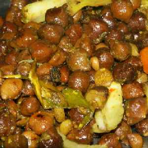 Newari/Nepali food: Chana (spicy chickpea salad)