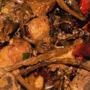 Chinese Food: Shi-guo Cha-gu Ji (Chicken with mushrooms)