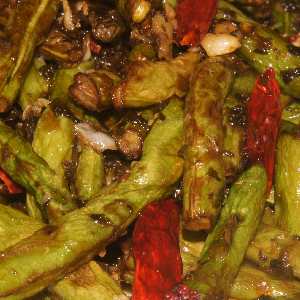Chinese Food: Gan-bian Si-ji Dou (dry-fried green beans) 