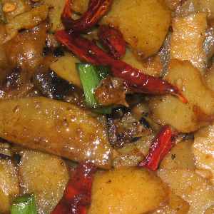 Chinese Food in Nepal: La Doujiang Tudou Pian (Potato slices with spicy fermented bean paste) 