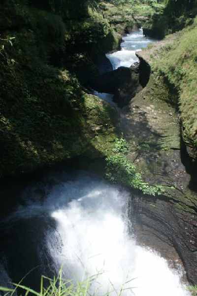 Pokhara/Nepal: Devi's Falls (Patale Chango) waterfall