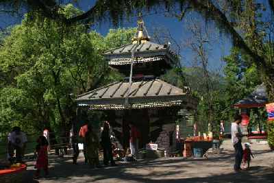 Pokhara/Nepal: Barahi Mandir Hindu temple on an Island in Fewa Tal lake