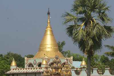 Burmese Buddhist stupa, in Rajgir, Bihar (Northern India)