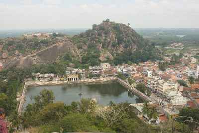 View onto Chandragiri seen from Vindhyagiri, in Sravanabelagola, Karnataka (India)