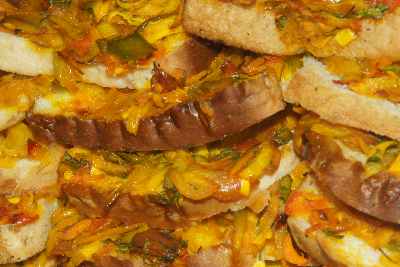Indian Food: Spicy Toast topped with Onion-Chili Masala