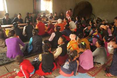 Sherpa women communal singing in Tarkeghyang, Helambu, Nepal