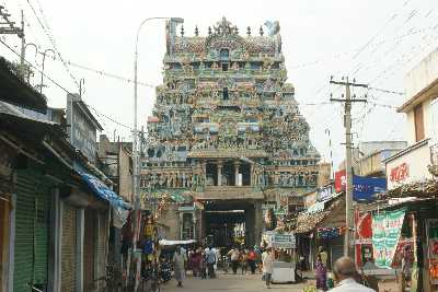 Bazar atmosphere in outer rings of Ranganatha Swami Kovil temple in Tiruchirappalli (Trichy), Tamil Nadu, South India