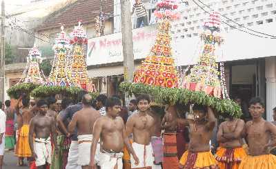 Hindu street festival in Trincomalee (Trinco, Tirukonamalai), Eastern Sri Lanka