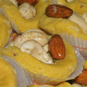 Mewa Guzhiya, Pera with entire cashew nuts and almonds, at Sri Rajbandhu sweet shop, Varanasi, Uttar Pradesh, India